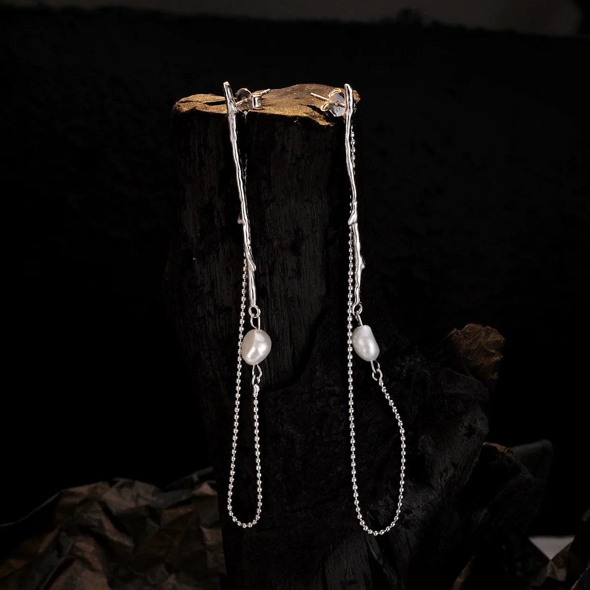 Borque Perlen-Ohrring mit langer Kette E1179