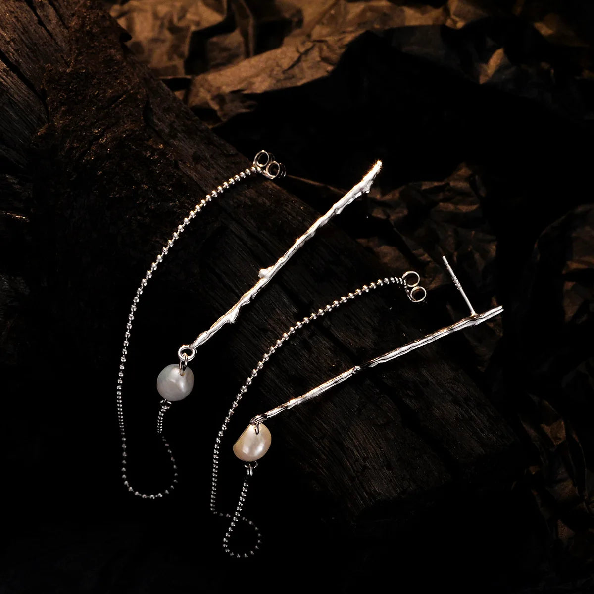 Borque Perlen-Ohrring mit langer Kette E1179