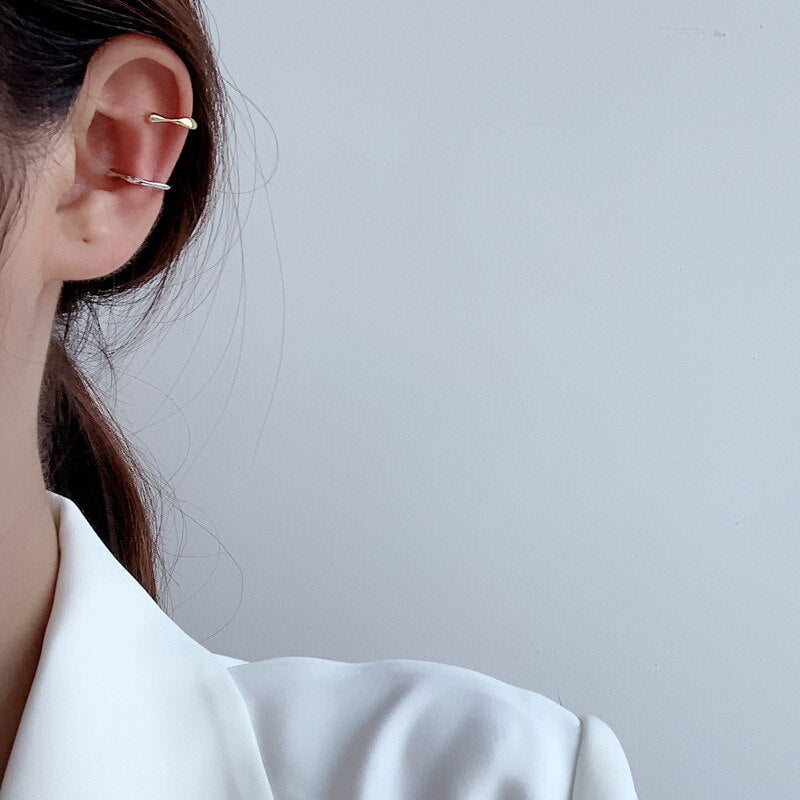 Unregelmäßiger Liquid Hoop Ear Cuff E1097 1 Stück