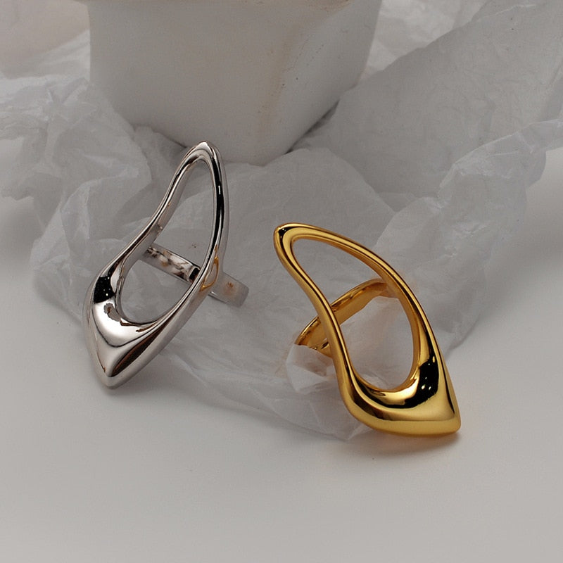 Langer abstrakter asymmetrischer Ring R1077
