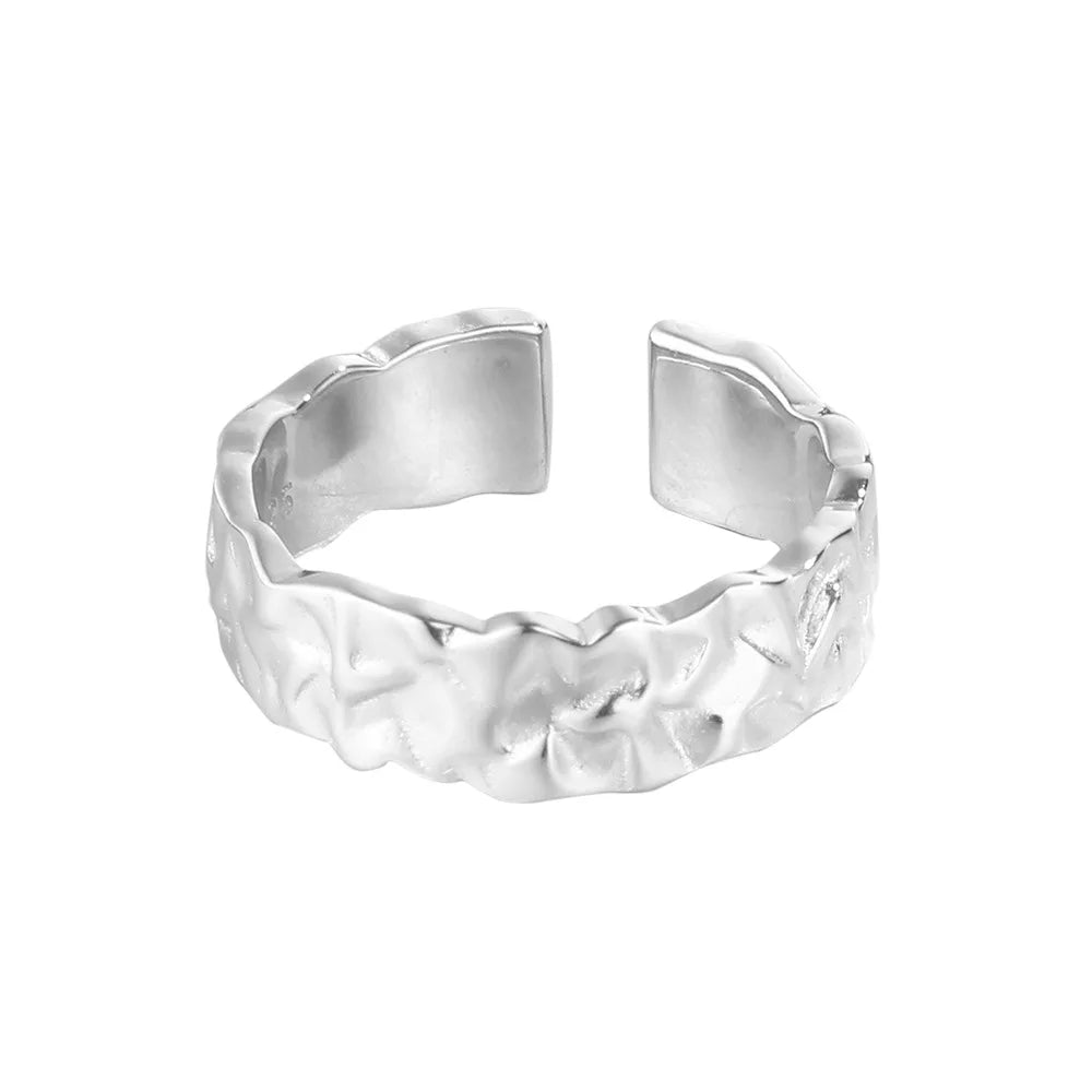 Ring mit gehämmertem Muster R178