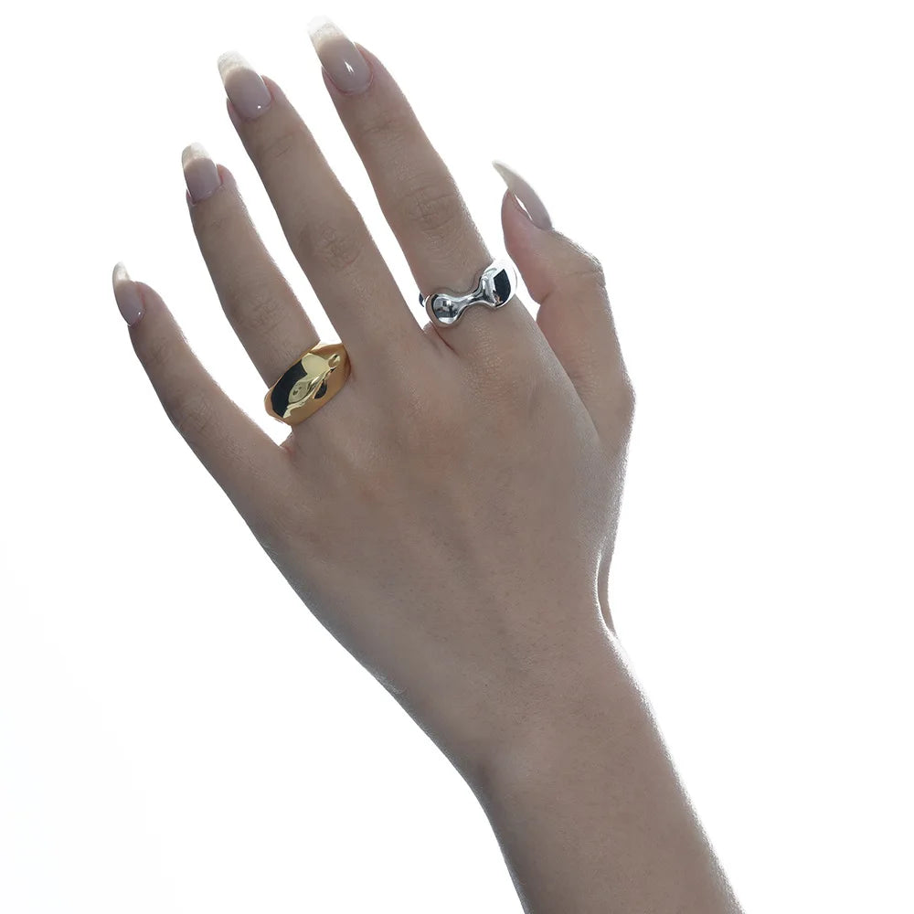 Unregelmäßiger Ring mit verschnörkelter Flüssigkeit R1107