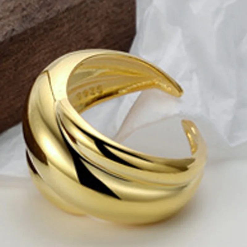 Einzigartiger Ring mit gewellten Rillen R1119