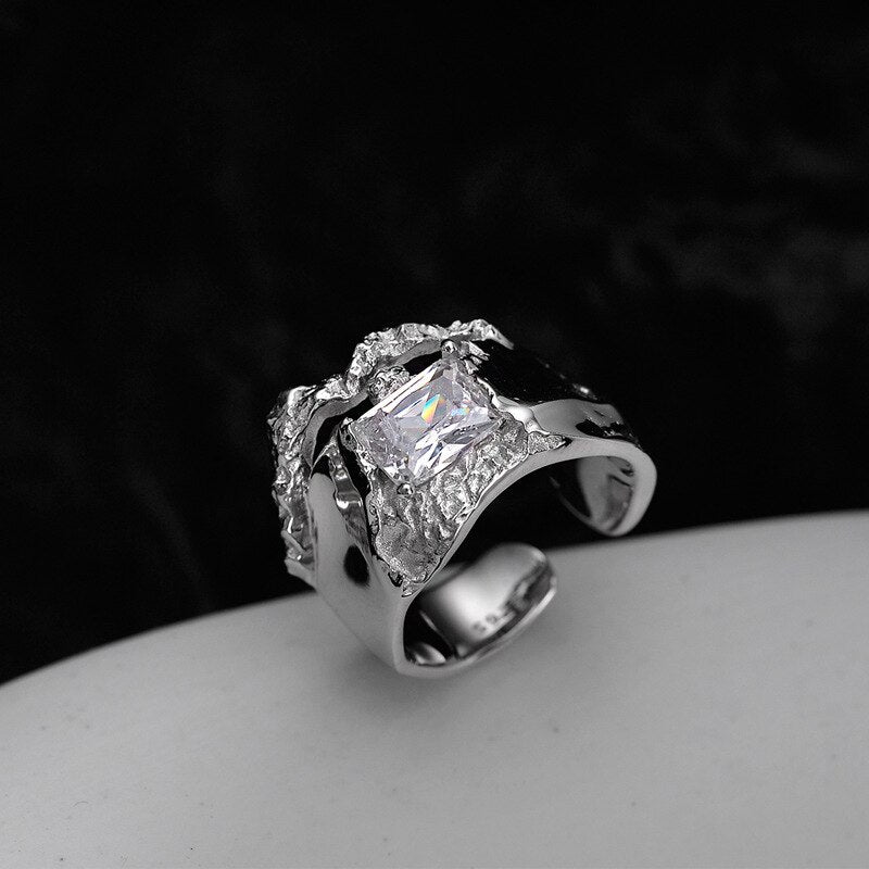 Ring mit quadratischem Stein und Alien-Muster R1198