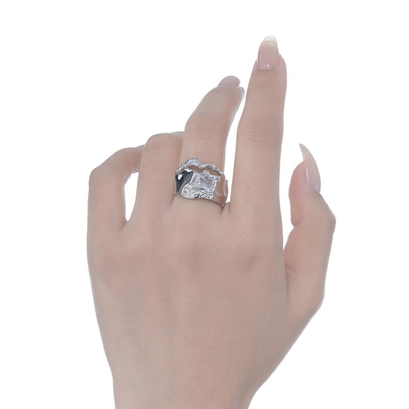 Ring mit quadratischem Stein und Alien-Muster R1198