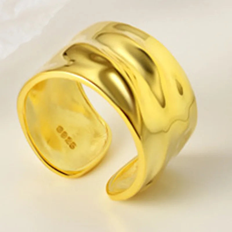 Breiter gewellter geometrischer Ring R1104