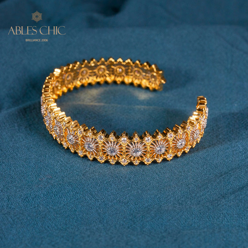 Armband mit floralem Laubsägenmuster 6040