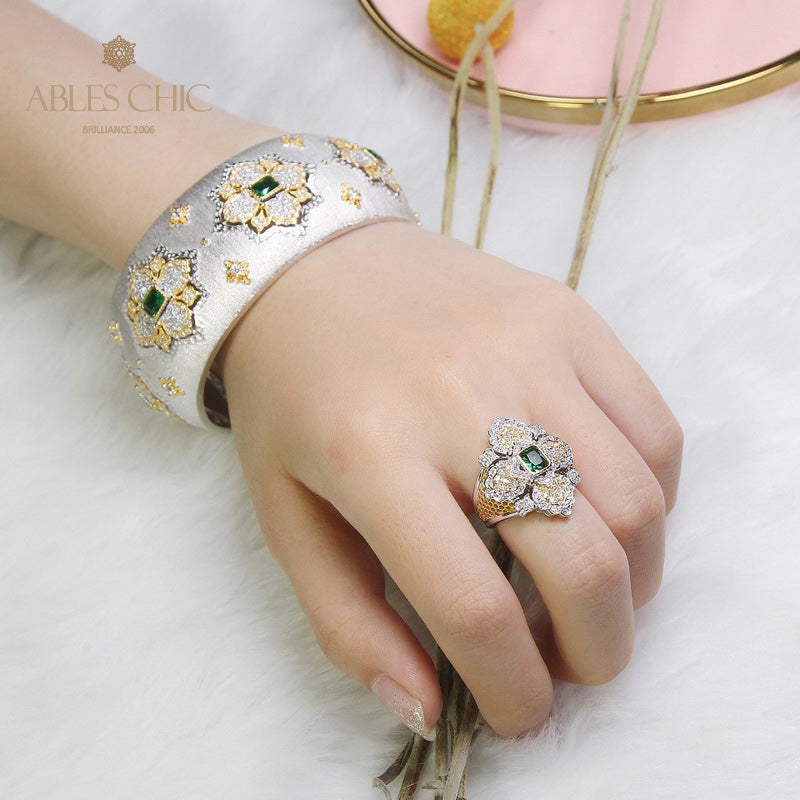 Dichtes Laubsägen-Smaragd-Blumenarmband 5232