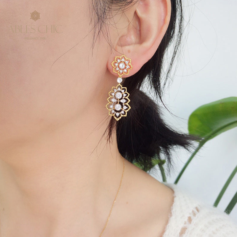 18 Karat florale filigrane Kronleuchter-Ohrringe 5376