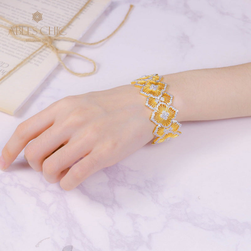 Ikonisches Blumenarmband 5250