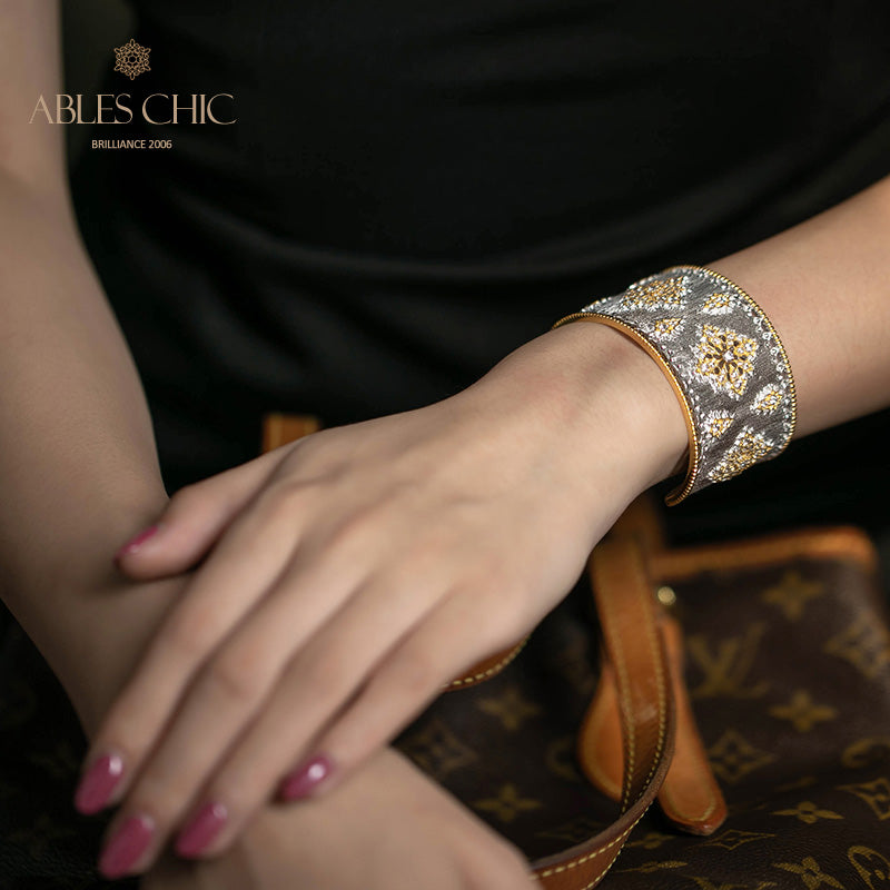 Seidiges Blumenarmband 5002