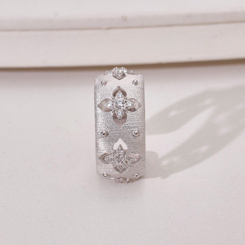 Seidiger CZ-Kleeblatt-Blumenring 5719