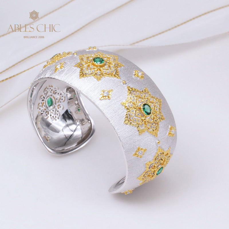 Dichtes Laubsägen-Smaragd-Blumenarmband 6557