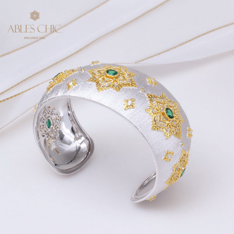Dichtes Laubsägen-Smaragd-Blumenarmband 6557