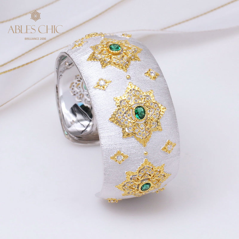 Dichtes Laubsägen-Smaragd-Blumenarmband 6557