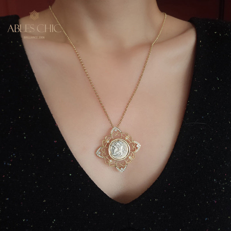 Nur filigraner Anhänger mit Herkules-Münze