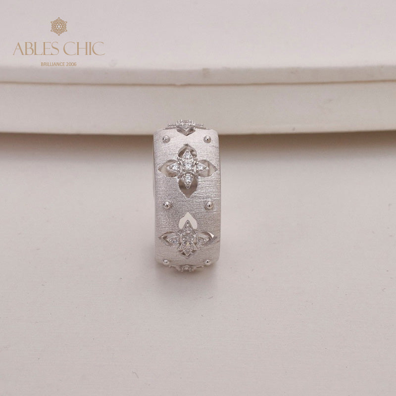 Seidiger CZ-Kleeblatt-Blumenring 5706