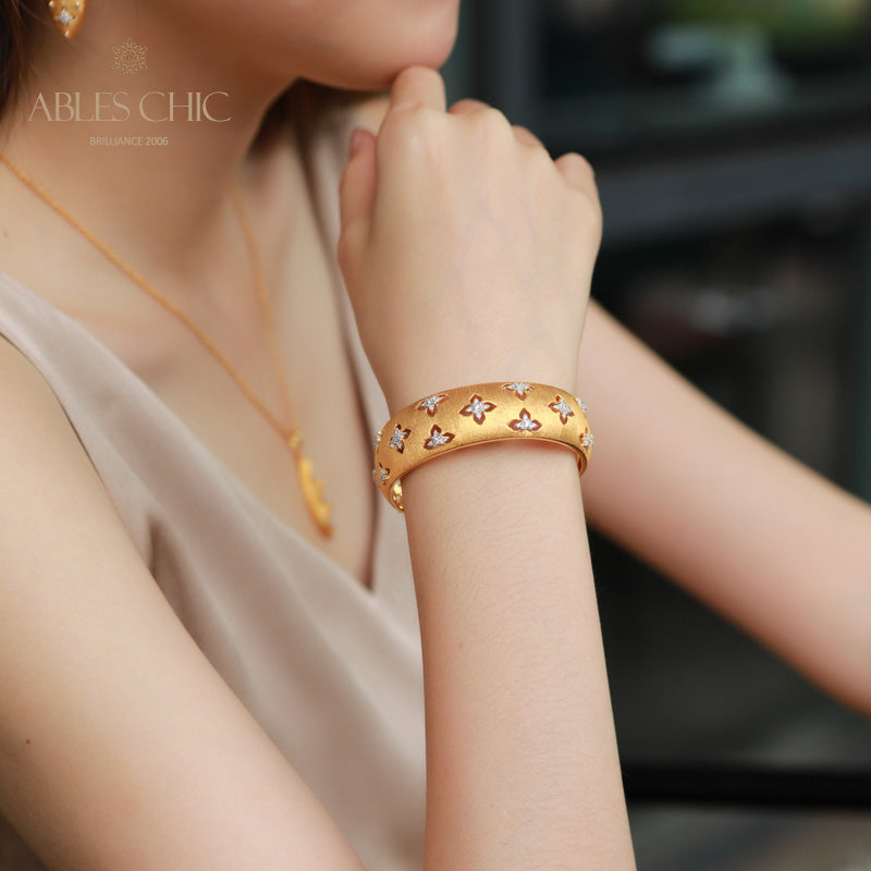 Silky Clovers Blumenarmband 5058