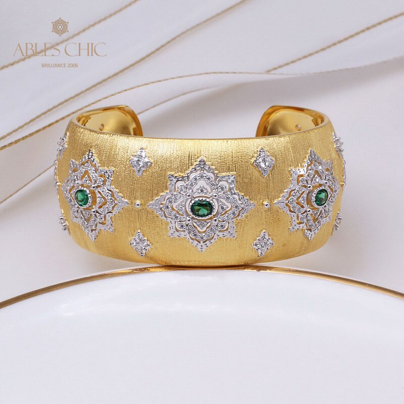 Dichtes Laubsägen-Smaragd-Blumenarmband 6557