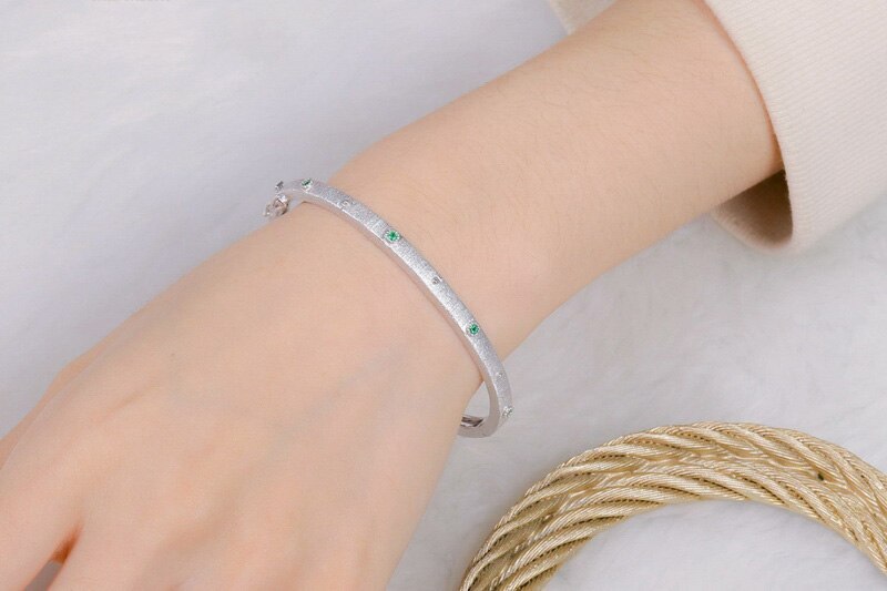 Seidiges florales Scharnierarmband 5637