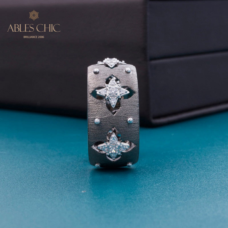 Seidiger CZ-Kleeblatt-Blumenring 5706