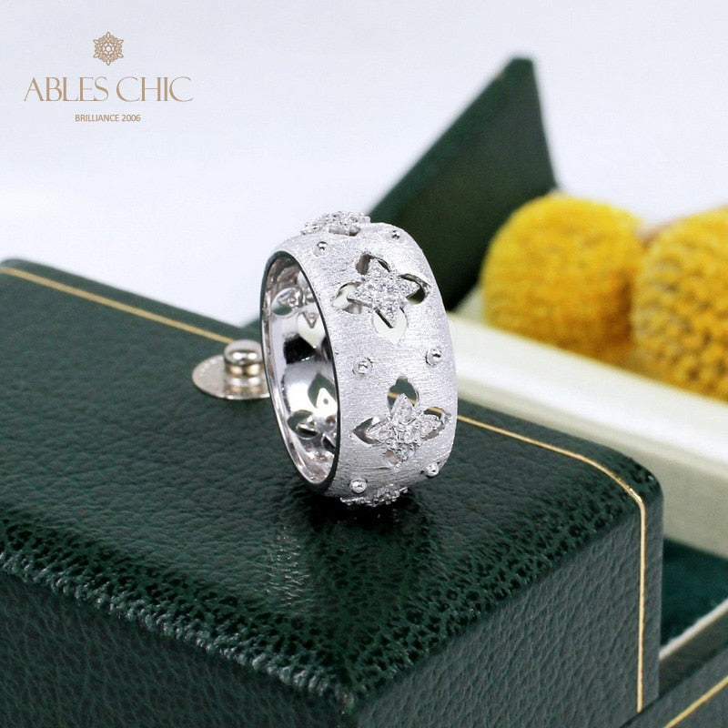 Seidiger CZ-Kleeblatt-Blumenring 5571