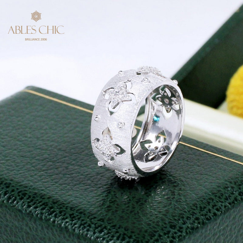 Seidiger CZ-Kleeblatt-Blumenring 5571