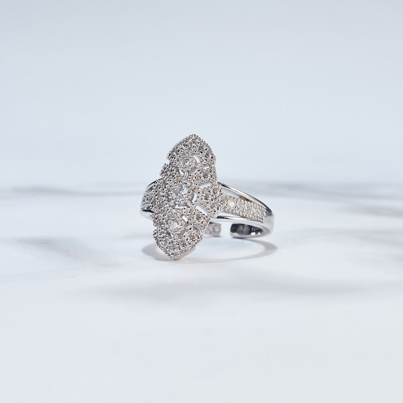 Traditioneller Laubsägen-Blumenring 6053