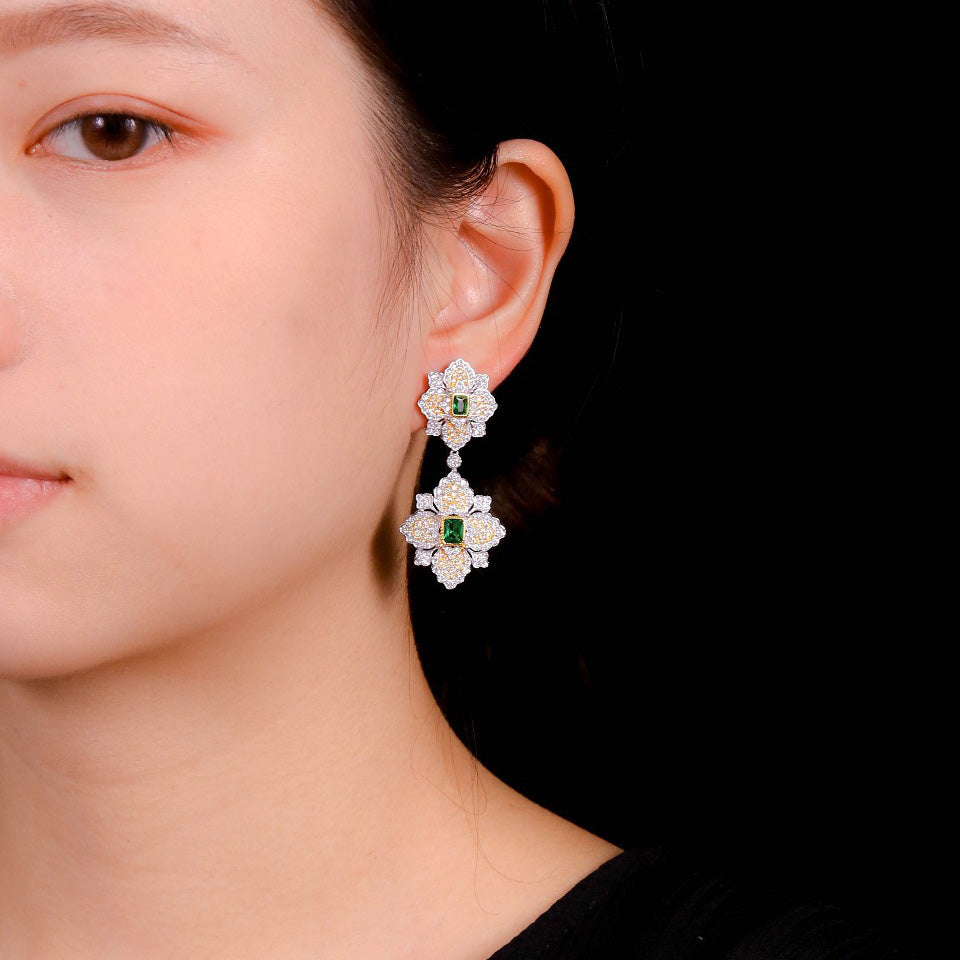 Smaragdgrüne Kleeblatt-Blumenohrringe 5057