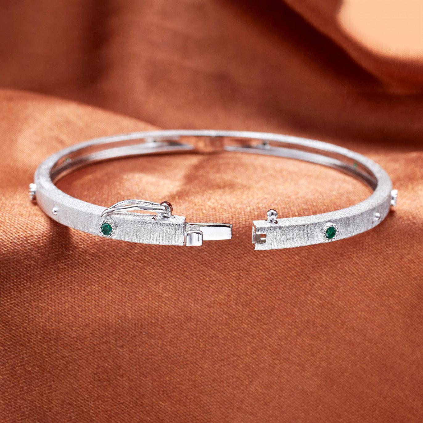 Armreif mit Stoffblumen 5680