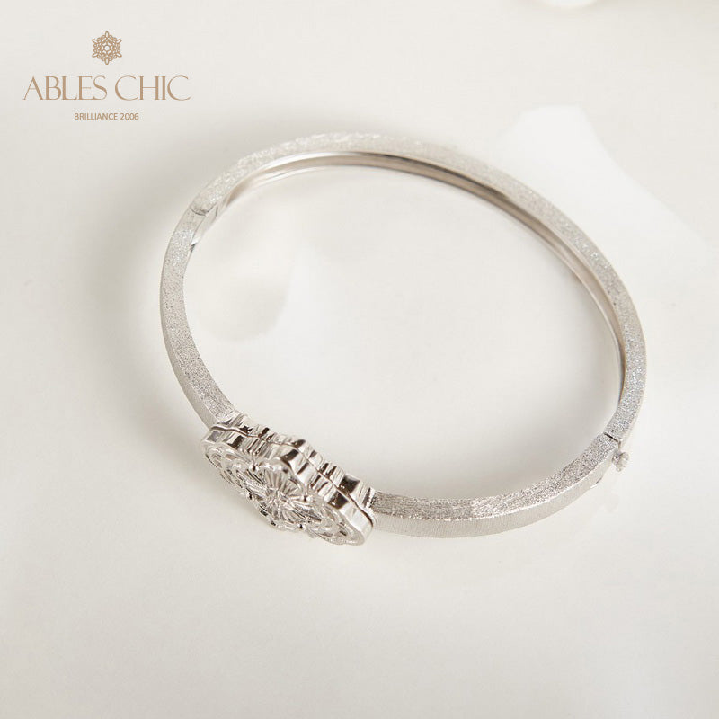Traditionelles Laubsägen-Kleeblatt-Armband 6132