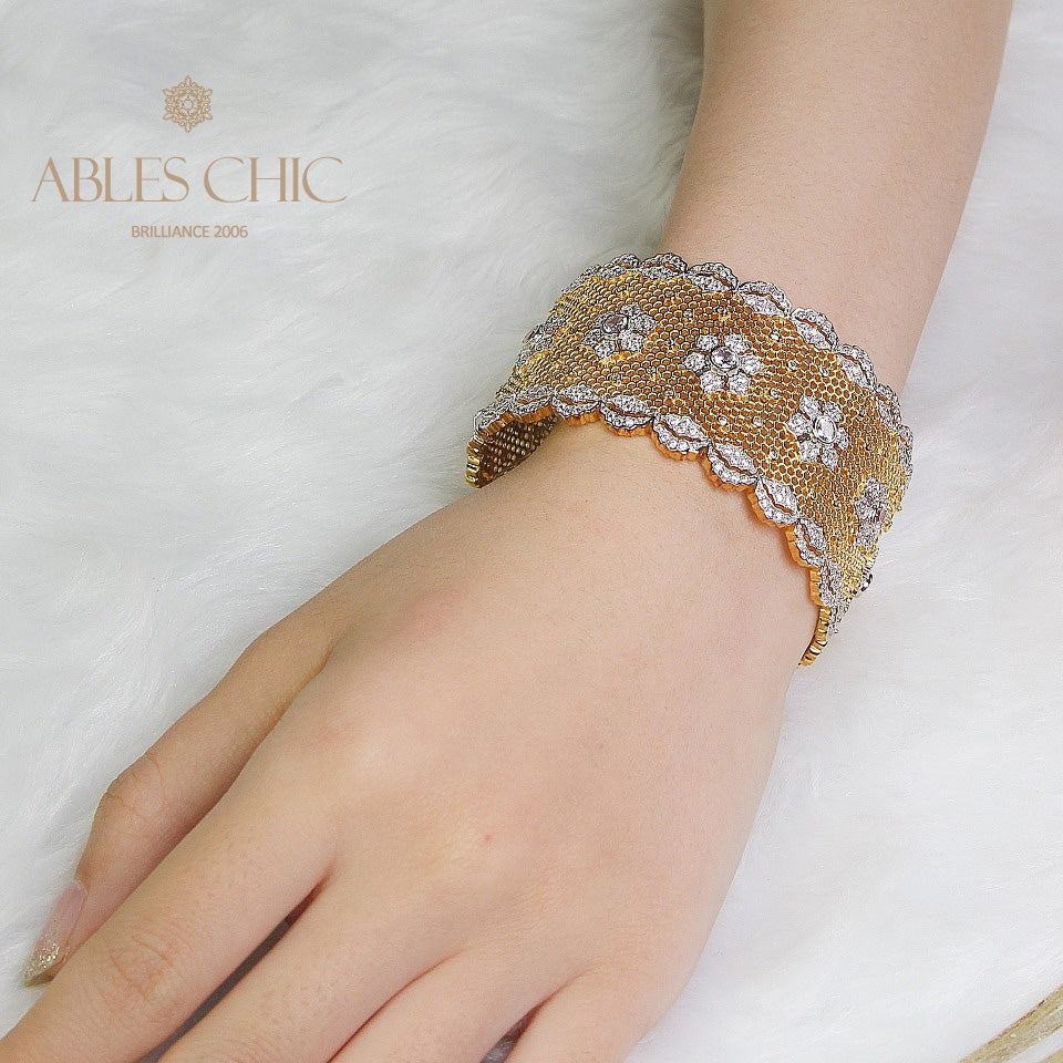 Luftiges Spitzenarmband mit Blumenmuster 5164