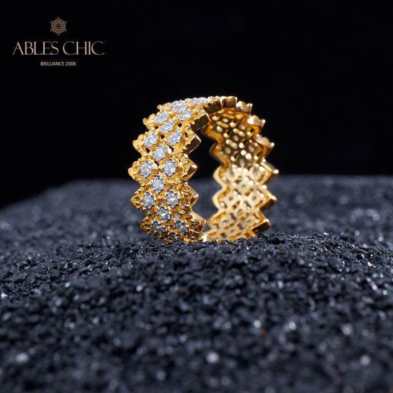 Offener Ring aus Spitze mit mehrreihigem Stein 5705