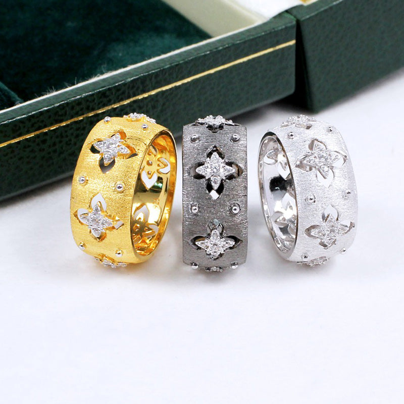 Seidiger CZ-Kleeblatt-Blumenring 5571