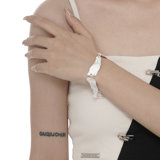 Gliederarmband mit faltigem Blattmuster B1039