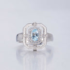 Traditioneller Ring mit natürlichem Topas 6214