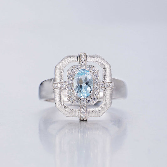 Traditioneller Ring mit natürlichem Topas 6214