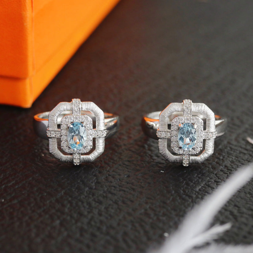 Traditioneller Ring mit natürlichem Topas 6214