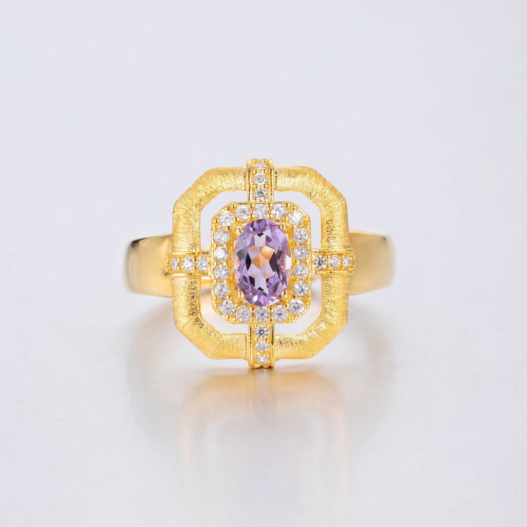 Traditioneller Ring mit natürlichem Topas 6214