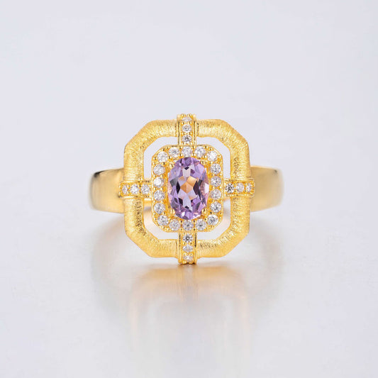 Traditioneller Ring mit natürlichem Topas 6214