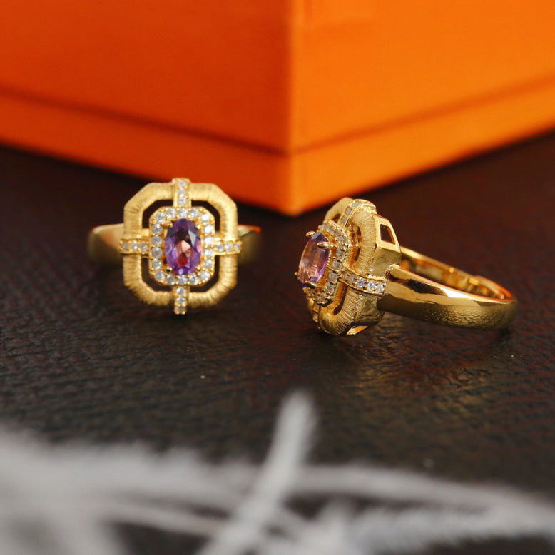 Traditioneller Ring mit natürlichem Topas 6214