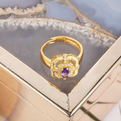 Traditioneller Ring mit natürlichem Topas 6214