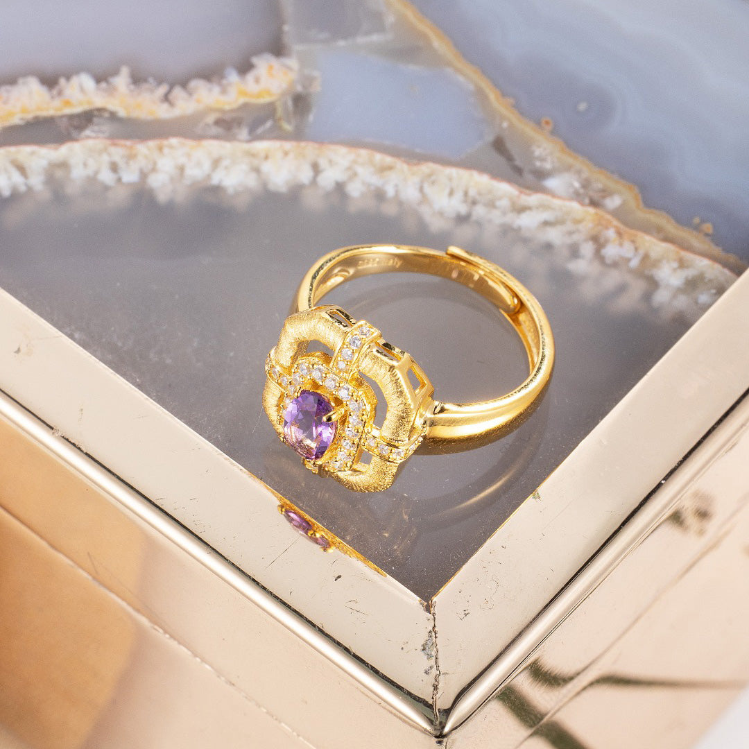 Traditioneller Ring mit natürlichem Topas 6214