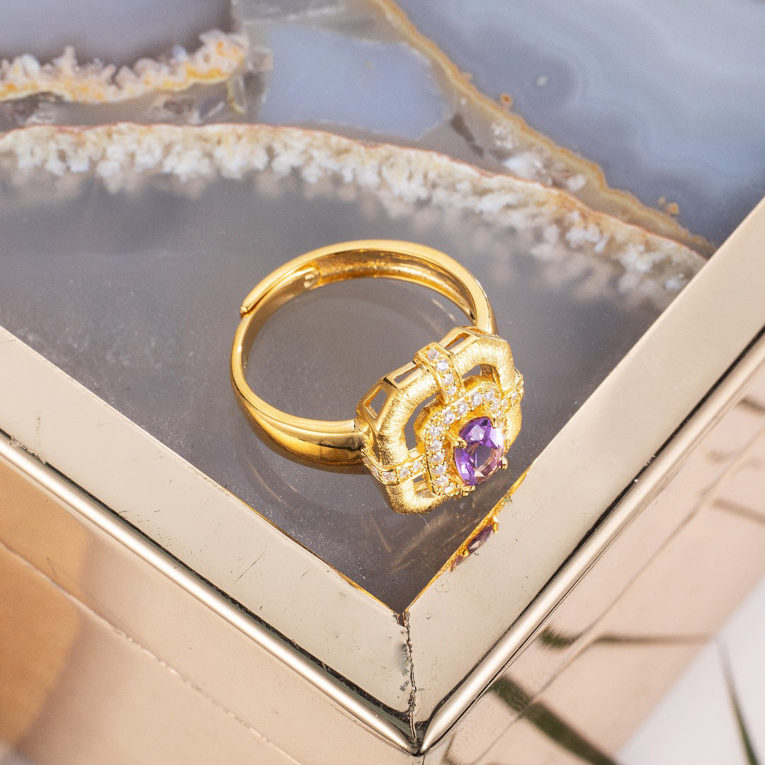 Traditioneller Ring mit natürlichem Topas 6214