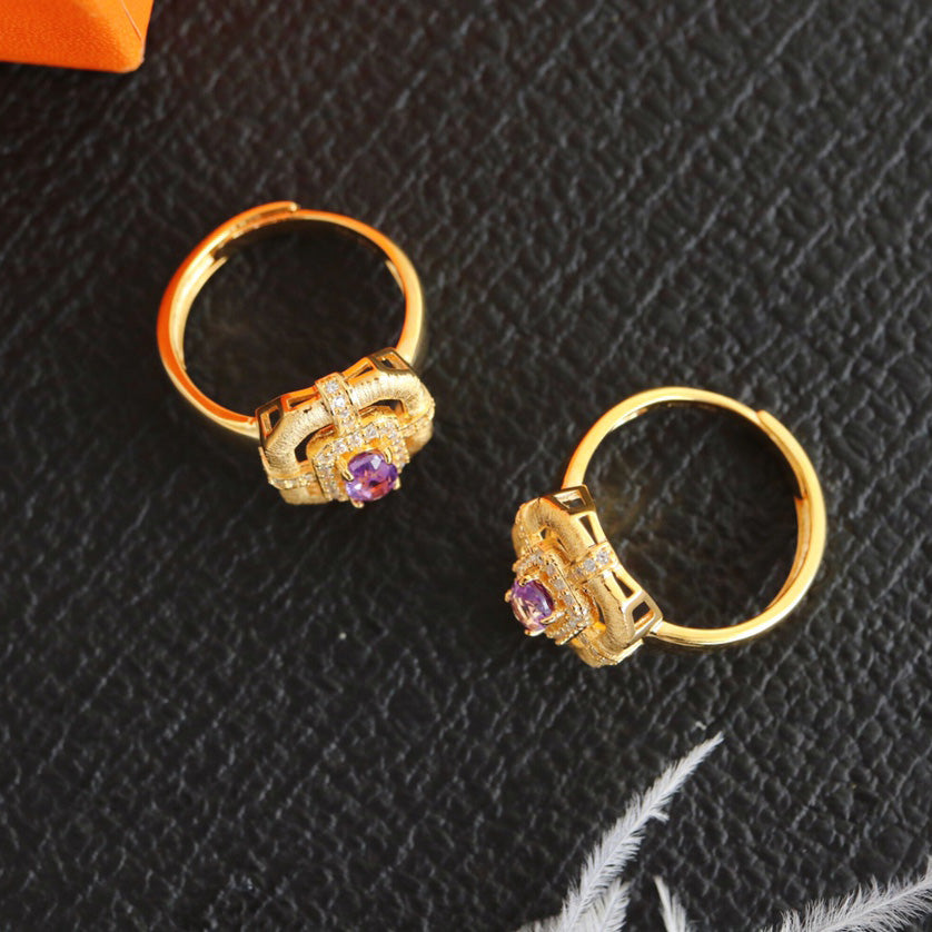 Traditioneller Ring mit natürlichem Topas 6214