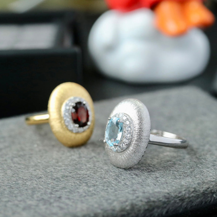 Ovaler Ring aus natürlichem Granat 6424