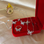 Pavé-Armband mit Schmetterlings-Eisverschluss B0486