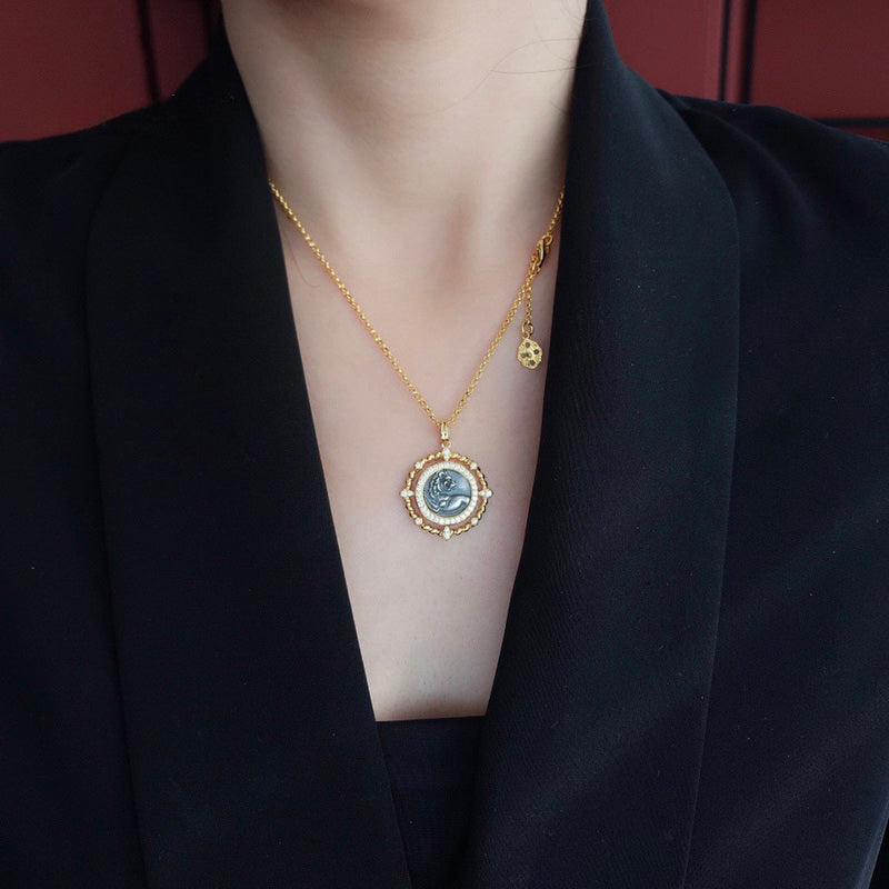 Halskette mit umgedrehter antiker Münze 5982