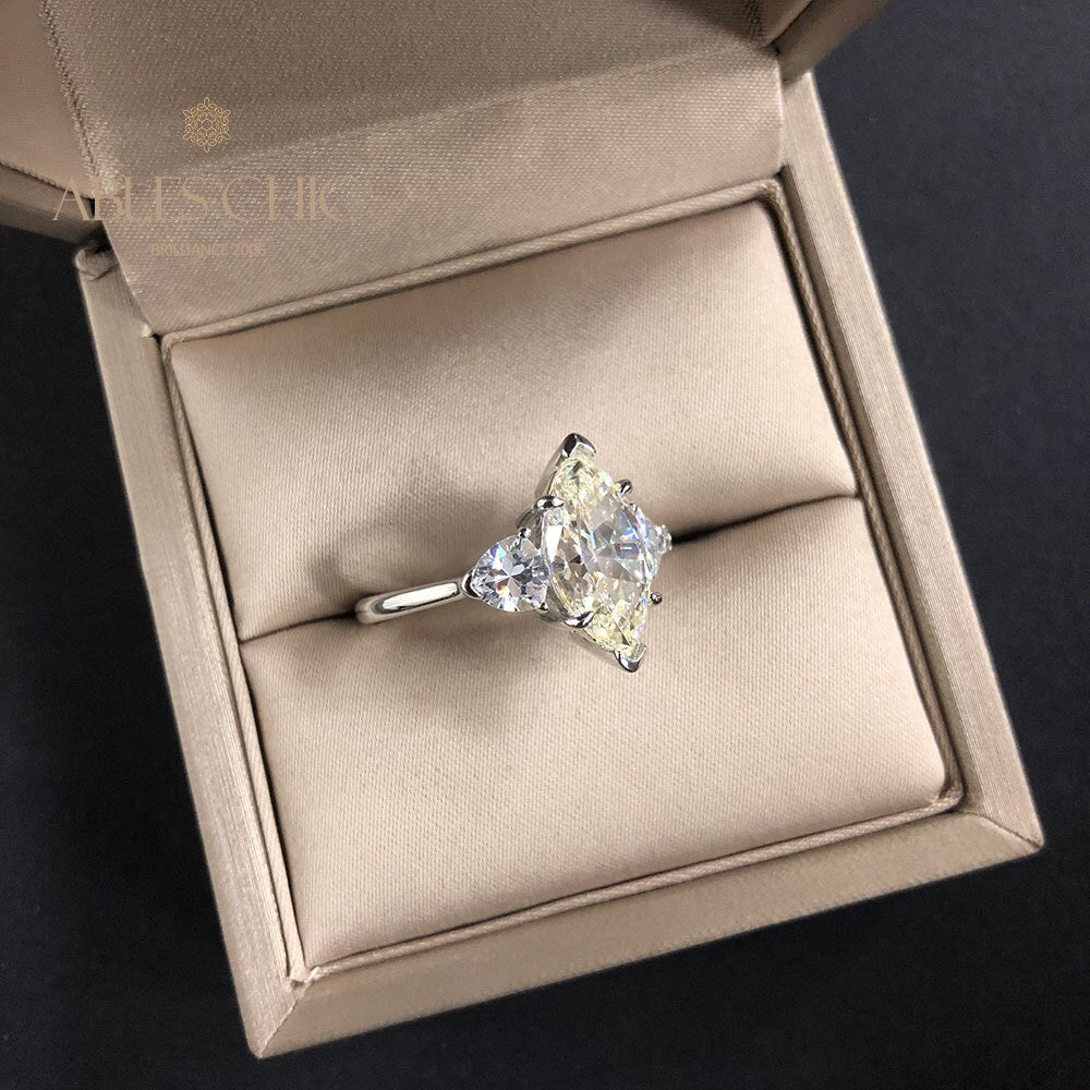 Diamant-Verlobungsring mit 3 Steinen R0313