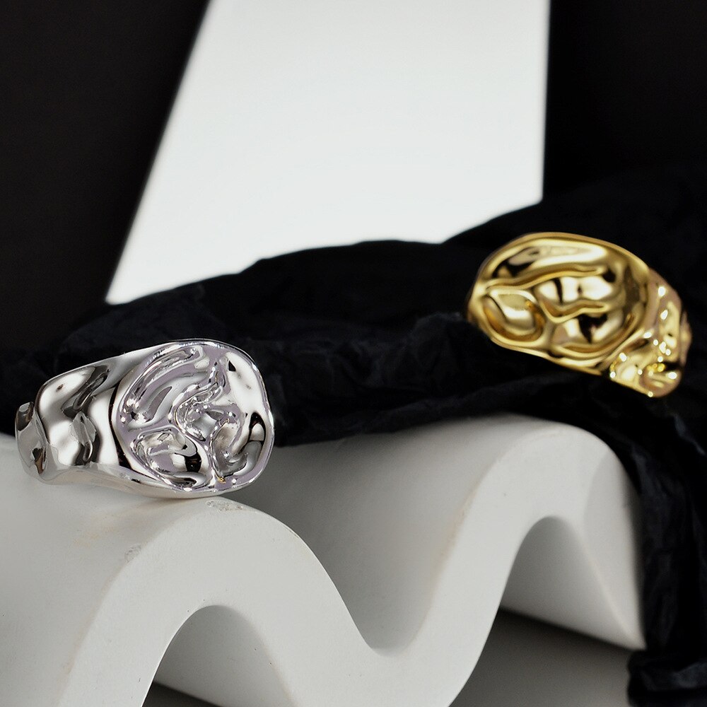 Abstrakter flüssiger dicker Ring R1110